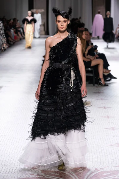 Look 19